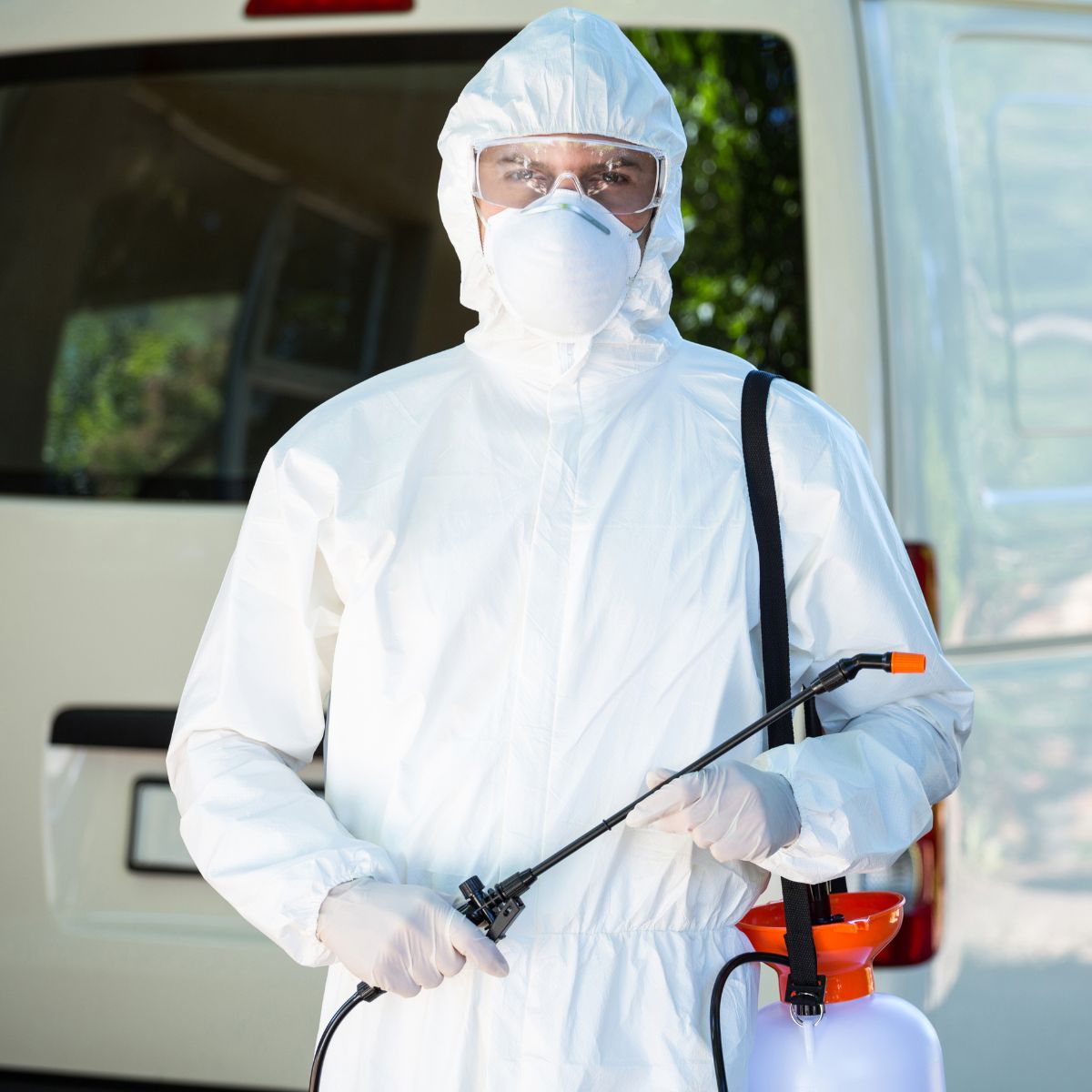 Técnico do Grupo Brasil Pragas em serviço